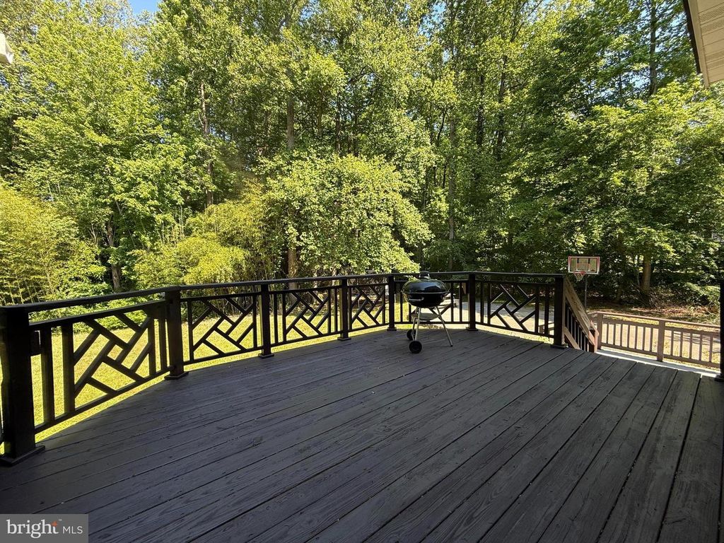 Image 53 of property listing at 3170 MAYBERRY AVE, Huntingtown, MD 20639