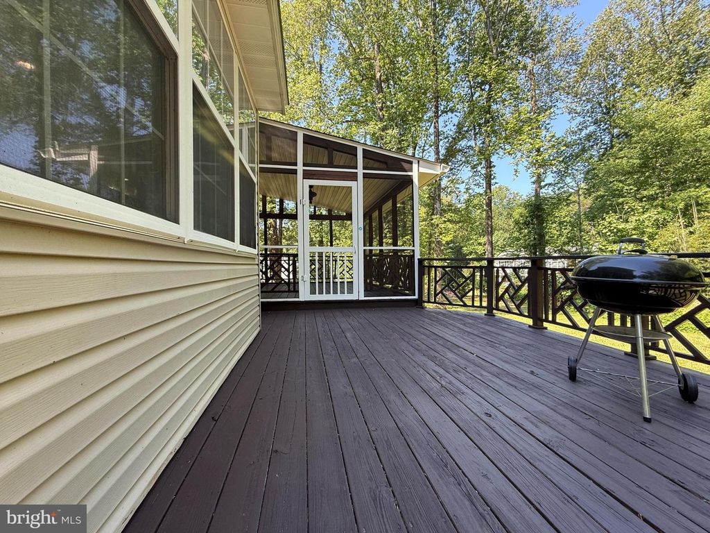 Image 57 of property listing at 3170 MAYBERRY AVE, Huntingtown, MD 20639