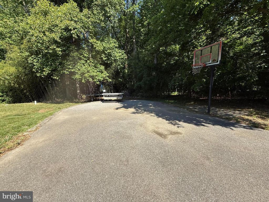 Image 67 of property listing at 3170 MAYBERRY AVE, Huntingtown, MD 20639