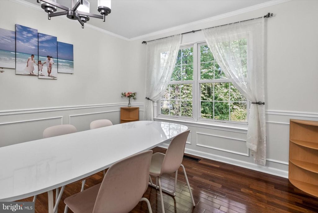 Image 8 of property listing at 3170 MAYBERRY AVE, Huntingtown, MD 20639