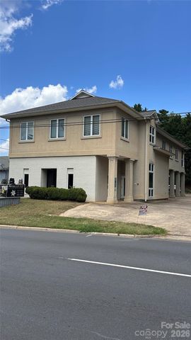 415 1st Avenue SE, Hickory, NC 28602