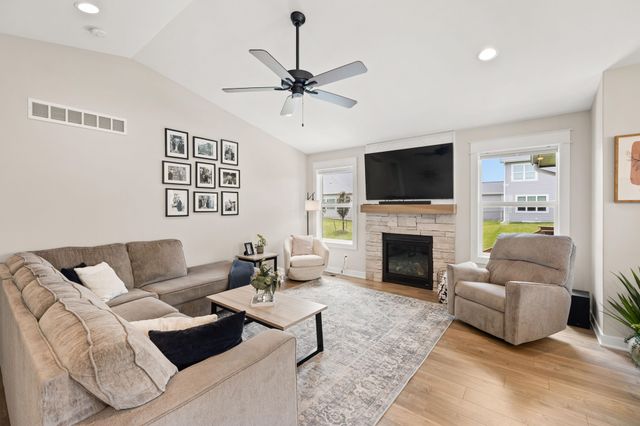 10946 Brookdale Drive, West Des Moines, IA 50266