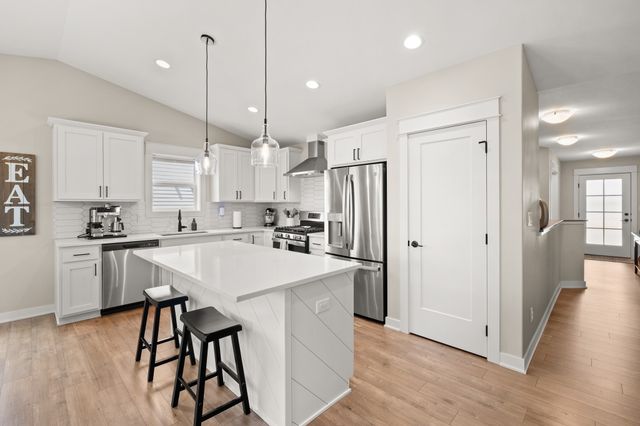 10946 Brookdale Drive, West Des Moines, IA 50266