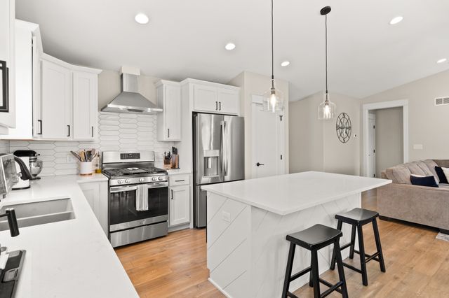 10946 Brookdale Drive, West Des Moines, IA 50266