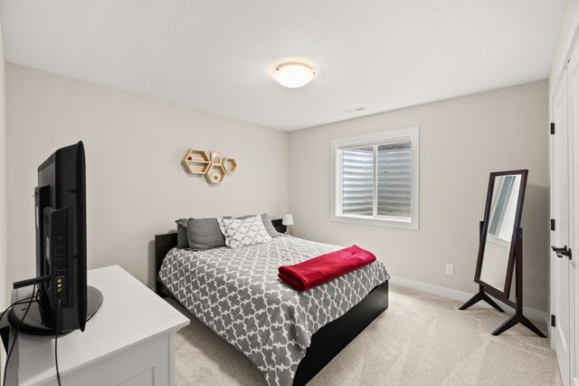 10946 Brookdale Drive, West Des Moines, IA 50266