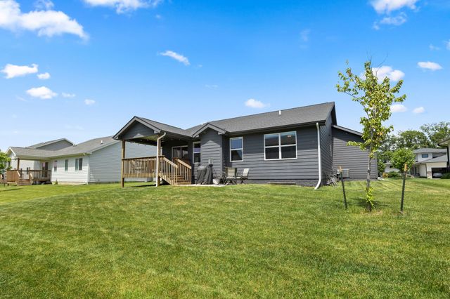 10946 Brookdale Drive, West Des Moines, IA 50266