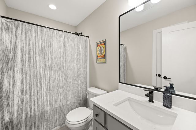 10946 Brookdale Drive, West Des Moines, IA 50266