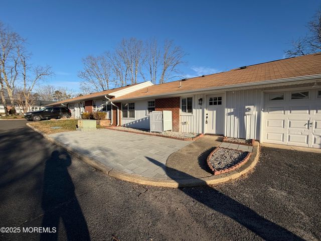 833b Inverness Court B, Lakewood, NJ 08701