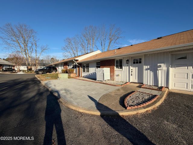 833b Inverness Court B, Lakewood, NJ 08701