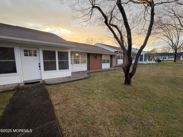 833b Inverness Court B, Lakewood, NJ 08701