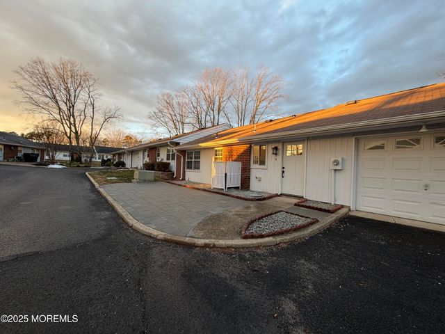 833b Inverness Court B, Lakewood, NJ 08701