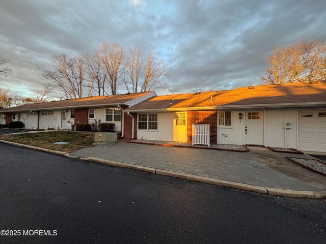 833b Inverness Court B, Lakewood, NJ 08701