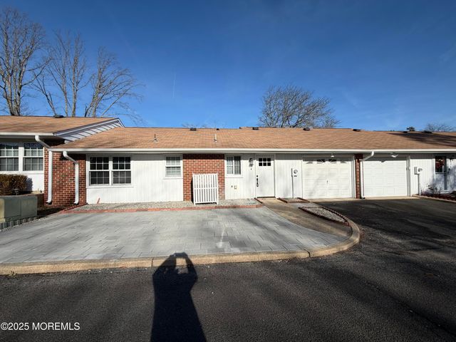 833b Inverness Court B, Lakewood, NJ 08701