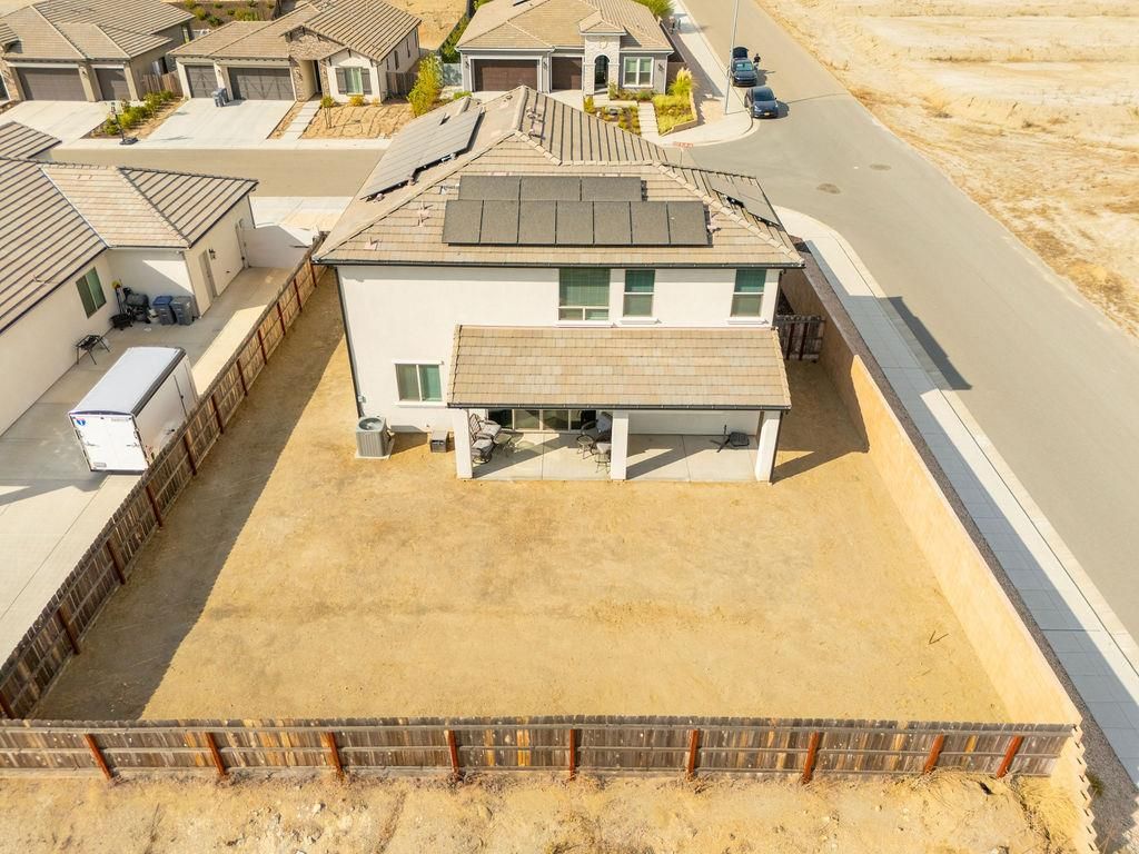Image 13 of property listing at 19733 Desert Willow Lane, Friant, CA 93626