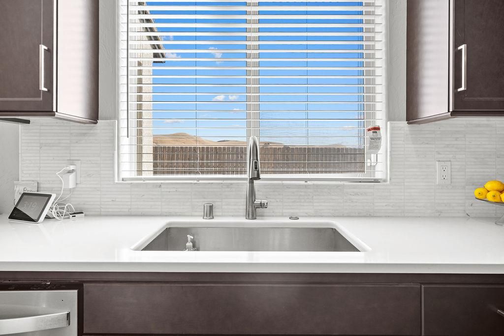 Image 18 of property listing at 19733 Desert Willow Lane, Friant, CA 93626