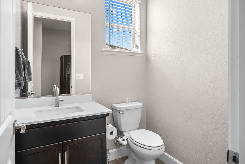 Image 21 of property listing at 19733 Desert Willow Lane, Friant, CA 93626