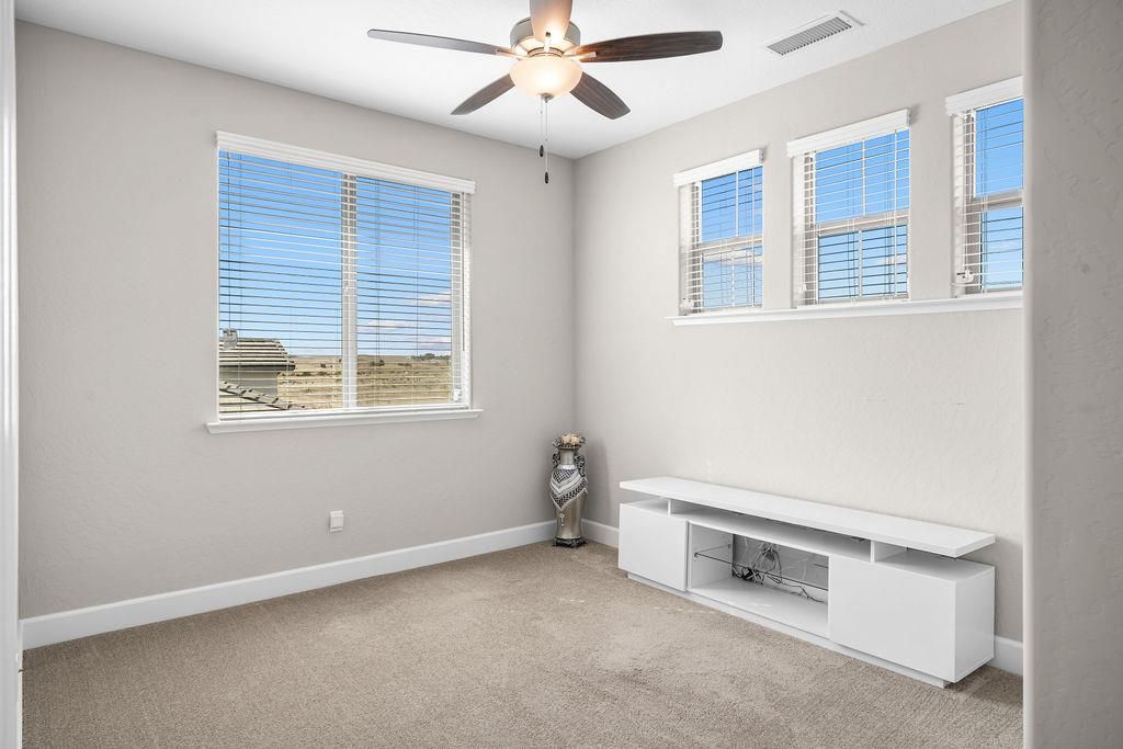 Image 26 of property listing at 19733 Desert Willow Lane, Friant, CA 93626