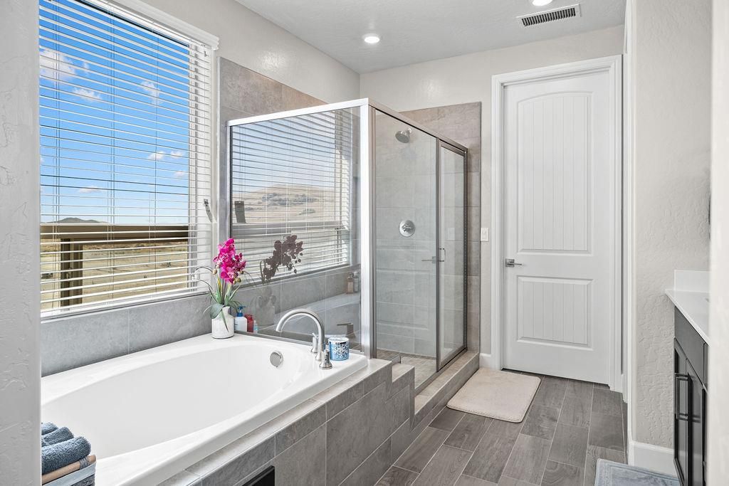 Image 28 of property listing at 19733 Desert Willow Lane, Friant, CA 93626