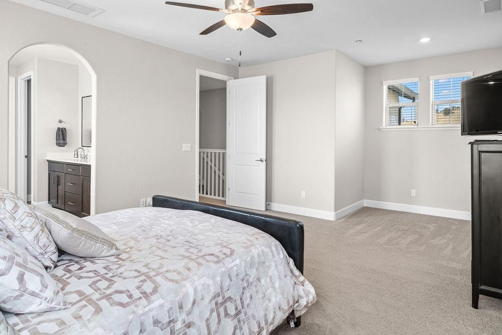 Image 31 of property listing at 19733 Desert Willow Lane, Friant, CA 93626