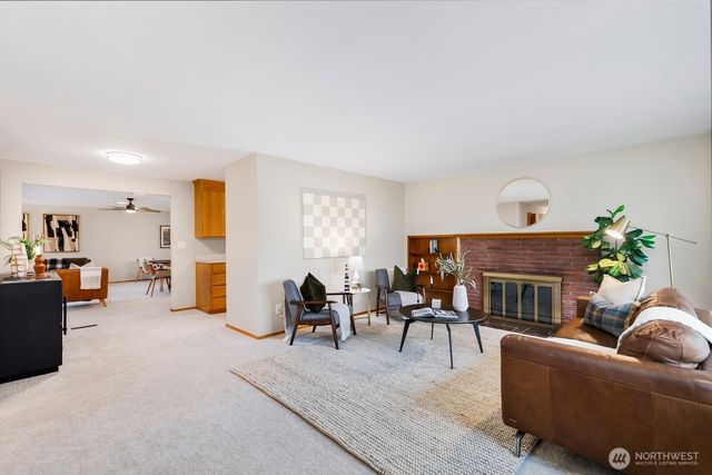 3735 NE 10th Lane, Renton, WA 98056