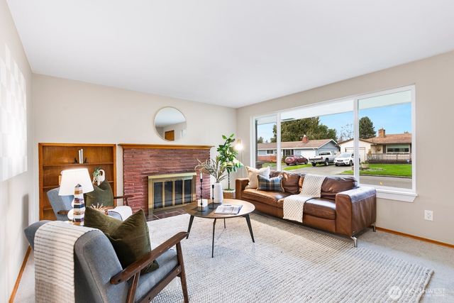 3735 NE 10th Lane, Renton, WA 98056