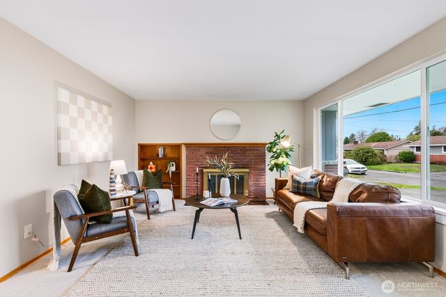 3735 NE 10th Lane, Renton, WA 98056