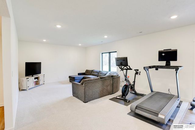 7904 N 166th Street, Bennington, NE 68007