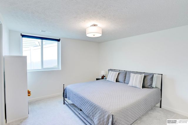 7904 N 166th Street, Bennington, NE 68007