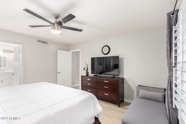 4847 E ABRAHAM Lane, Phoenix, AZ 85054