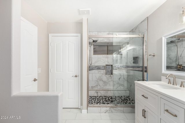 4847 E ABRAHAM Lane, Phoenix, AZ 85054