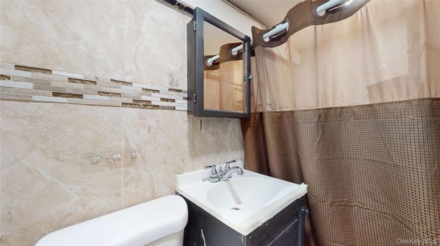 90-22 82nd Road, Glendale, NY 11385