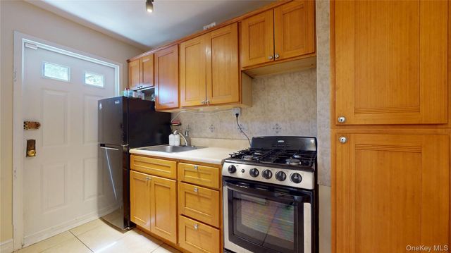 90-22 82nd Road, Glendale, NY 11385