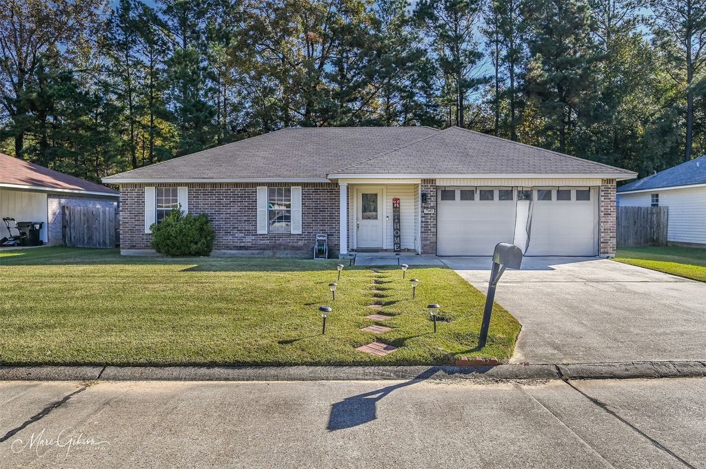 7540 Oaktree Lane, Haughton, LA 71037
