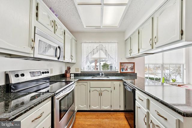 180 BUCKINGHAM DR, Southampton, NJ 08088