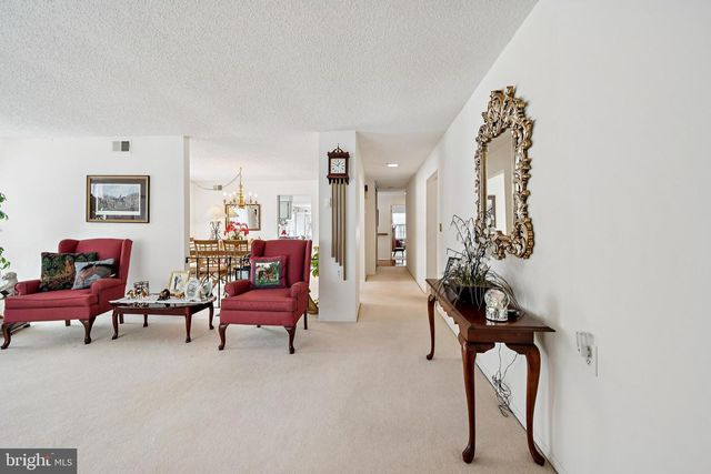 180 BUCKINGHAM DR, Southampton, NJ 08088