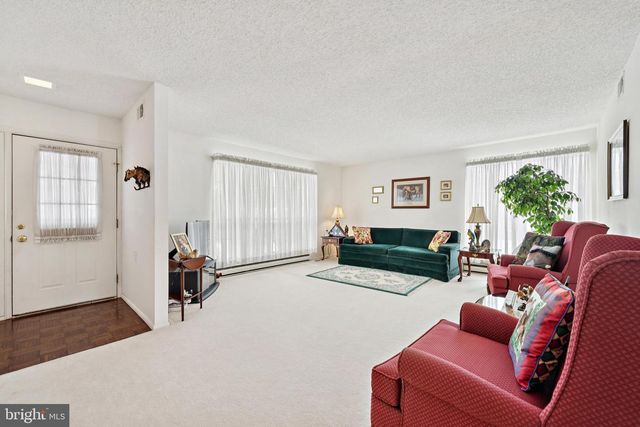 180 BUCKINGHAM DR, Southampton, NJ 08088