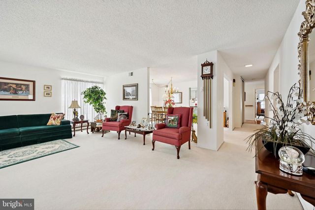 180 BUCKINGHAM DR, Southampton, NJ 08088