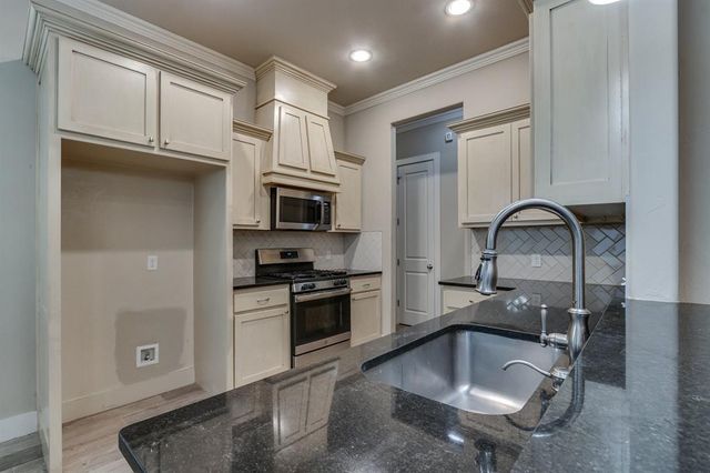 1221 Pebble Pond Drive, Norman, OK 73071