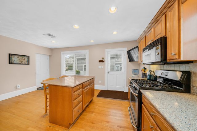 21 Kernwood Ave, Beverly, MA 01915