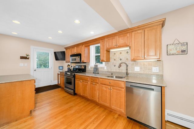 21 Kernwood Ave, Beverly, MA 01915