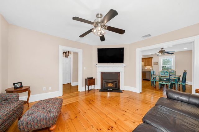 21 Kernwood Ave, Beverly, MA 01915
