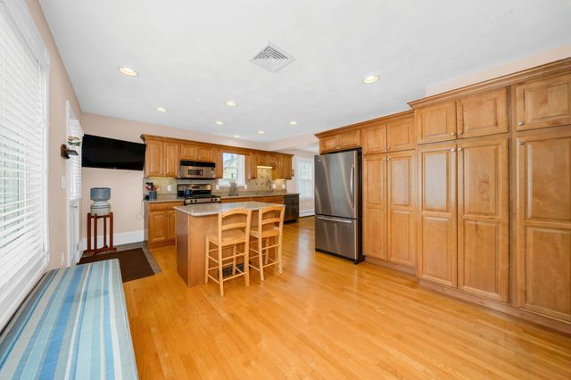 21 Kernwood Ave, Beverly, MA 01915