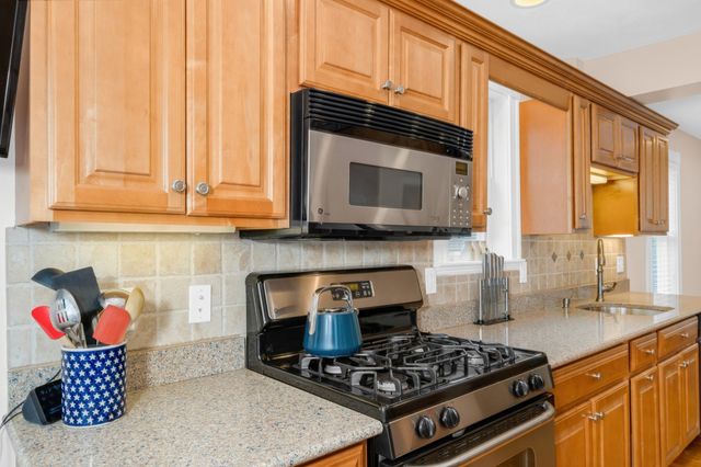 21 Kernwood Ave, Beverly, MA 01915