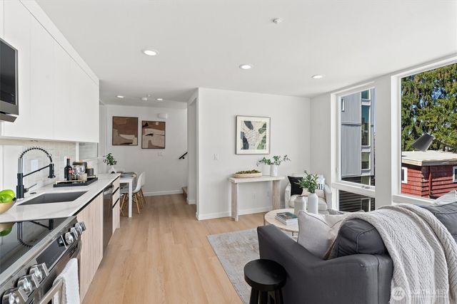 3116 Queen Anne Avenue N, Seattle, WA 98119