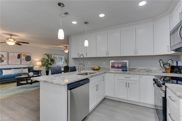 840 Crepe Myrtle LN, Virginia Beach, VA 23455