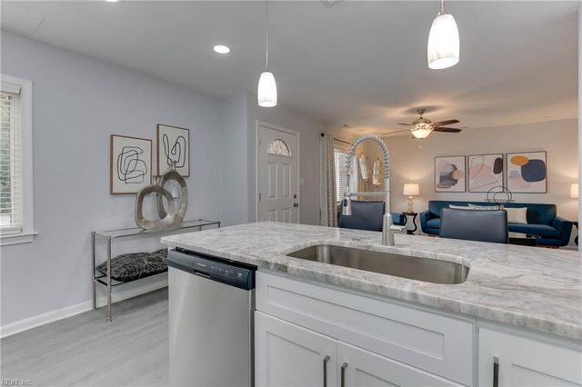 840 Crepe Myrtle LN, Virginia Beach, VA 23455