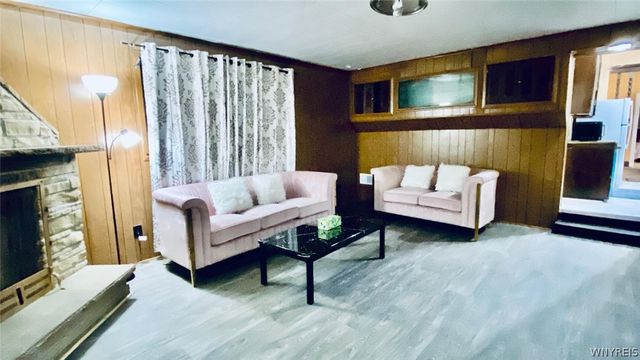 1637 Falls Street, Niagara Falls, NY 14303