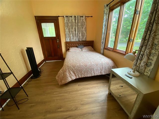 1637 Falls Street, Niagara Falls, NY 14303