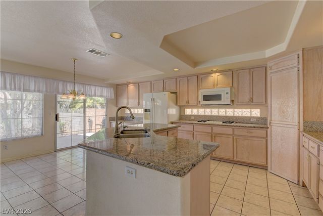 11 Old Lake Circle, Henderson, NV 89074