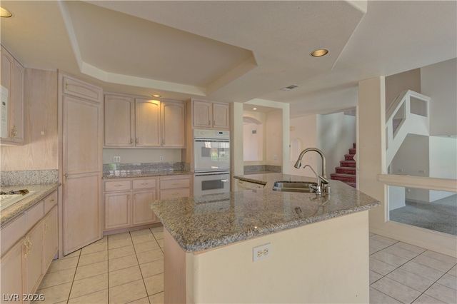 11 Old Lake Circle, Henderson, NV 89074